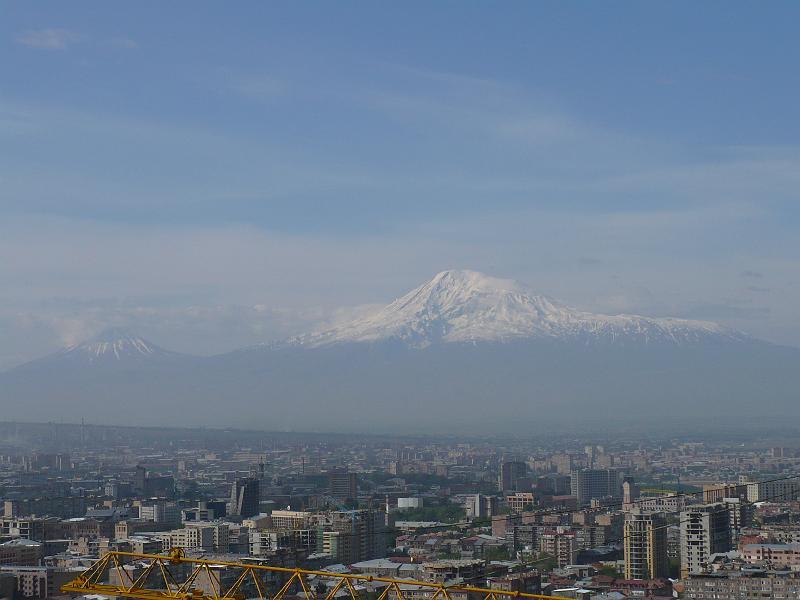 P1010289.JPG - ...Ararat au dessus de Erevan